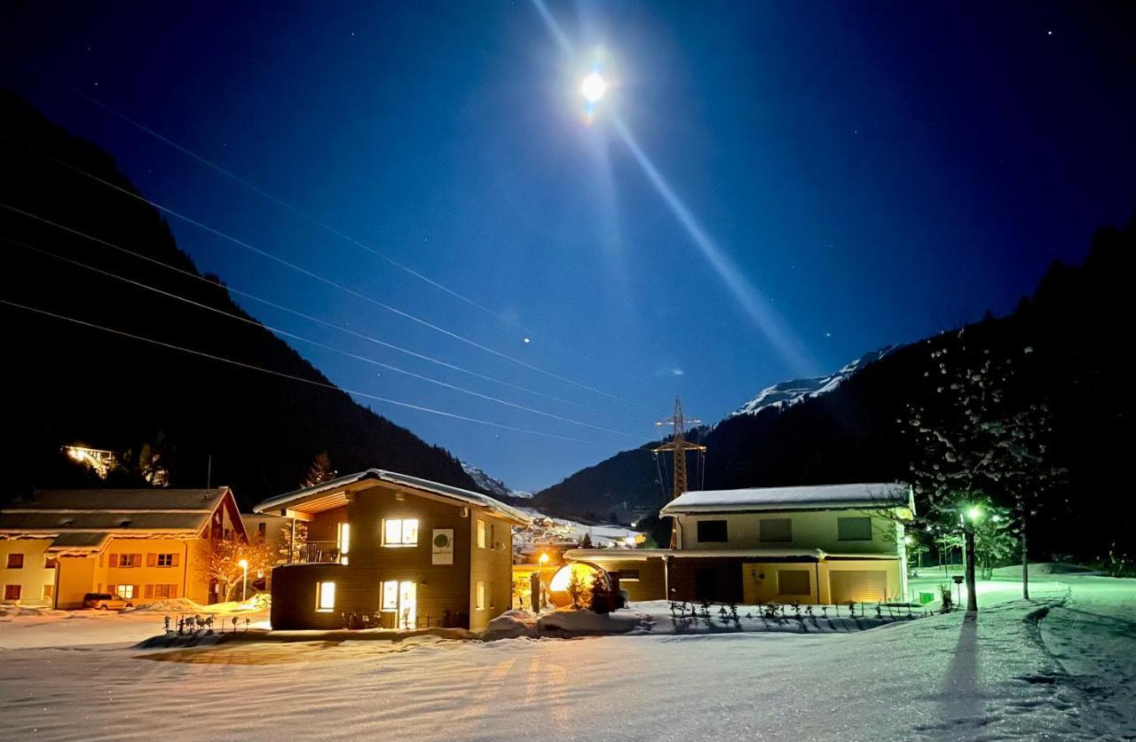 Woodpecker Chalets クレスターレ・アム・アールベルク エクステリア 写真